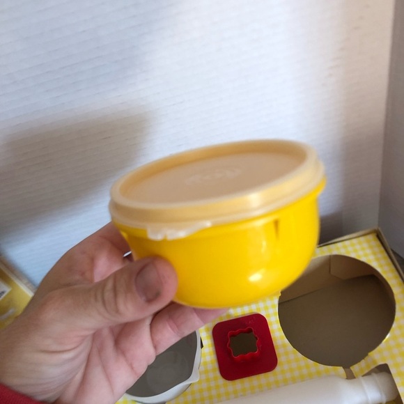 Vtg Tupperware Mini-Mix-It Children's Baking Set - Picture 9 of 16